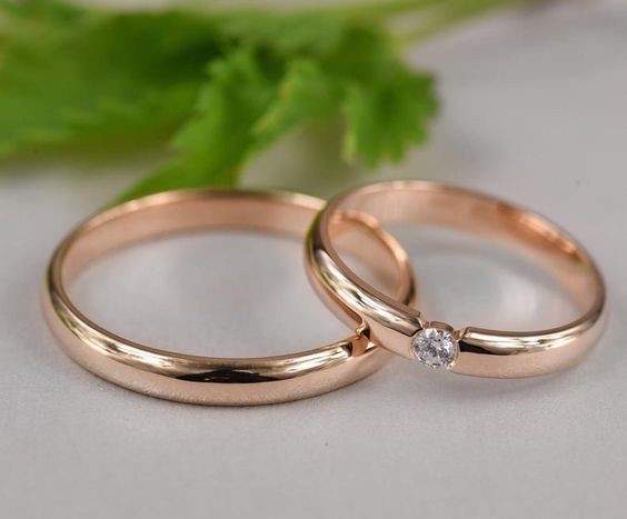https://www.diamondflower.vn/storage/blogs/cap-nhan-cuoi-vang-14k-gia-bao-nhieu_1667277546.jpg