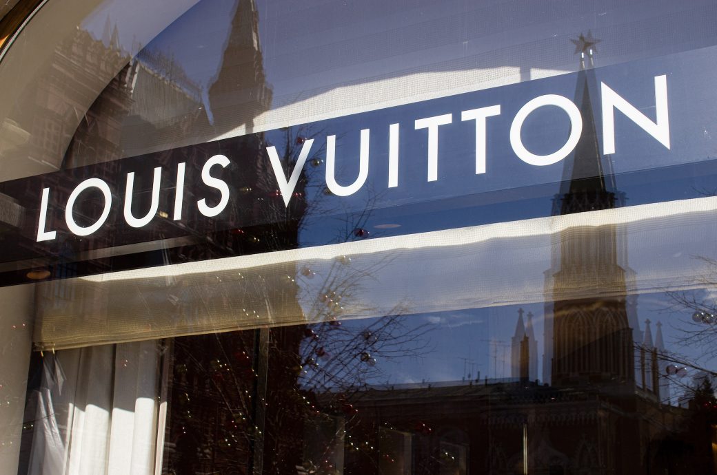 https://www.diamondflower.vn/storage/blogs/louis-vuitton_1663412530.jpg