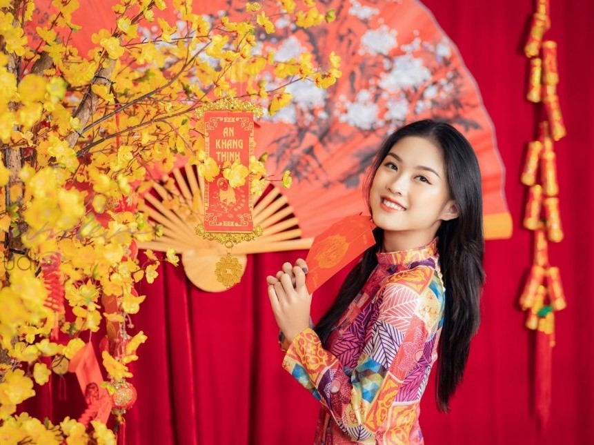 https://www.diamondflower.vn/storage/blogs/phoi-do-di-choi-tet_1671449213.jpg