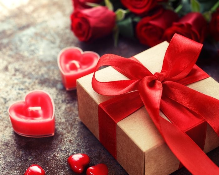 https://www.diamondflower.vn/storage/blogs/qua-tang-valentine-cho-nu_1673609990.jpg