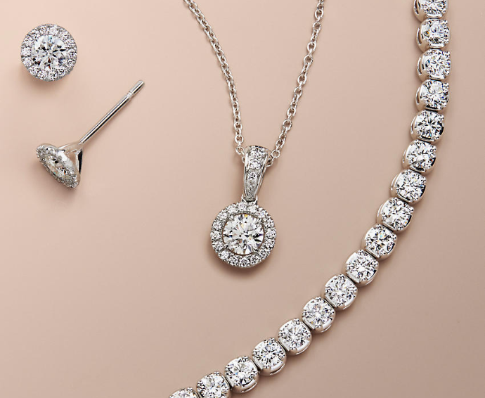 https://www.diamondflower.vn/storage/categories/jewel_1669005866.png